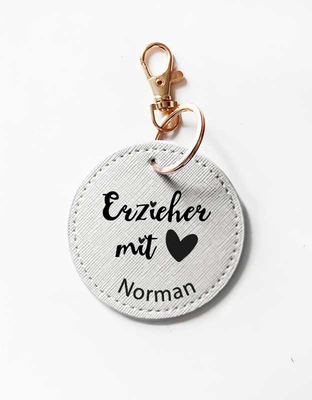 schluesselanhaenger-erzieher-herz-name-hellgrau-schwarz-abschiedsgeschenk-kindergarten