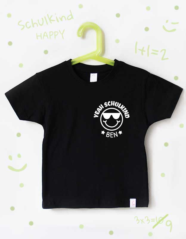 schulkind-tshirt-yeah-sonnenbrille-schwarz-weiss
