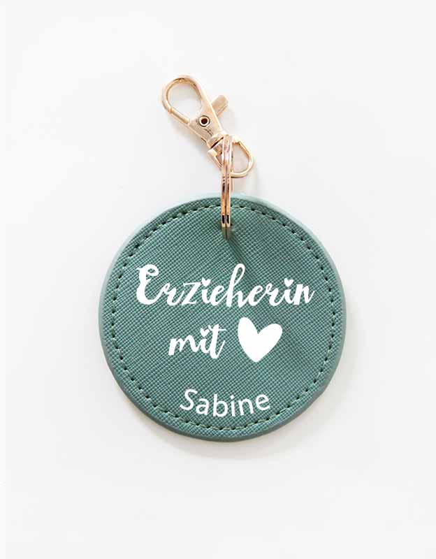 schluesselanhaenger-erzieherin-herz-name-smaragdgruen-weiss-abschiedsgeschenk-kindergarten