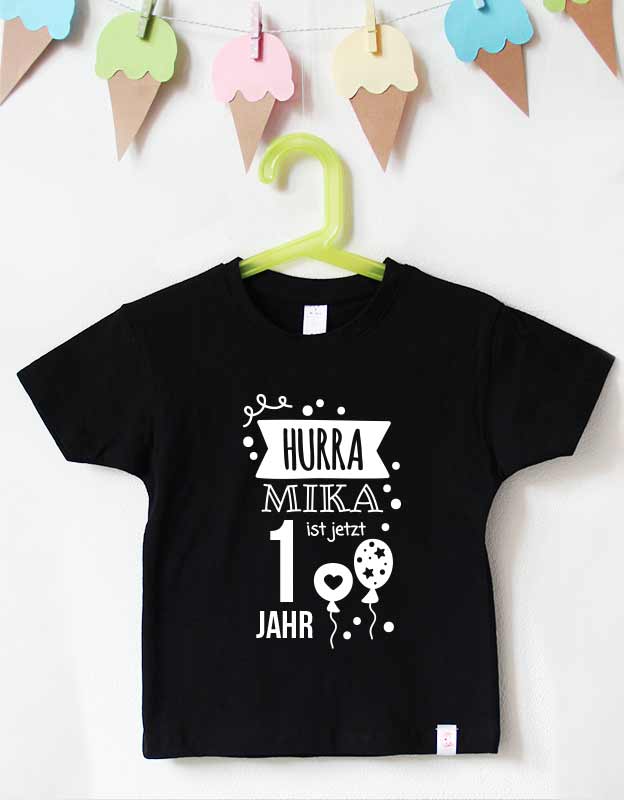 geburtstagsshirt namen - hurra - schwarz weiß -kindergeburtstag t-shirt Hurra Design - personalisiertes Geburtstagsshirt für Kinder