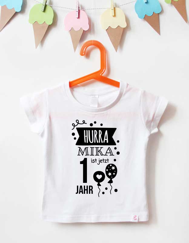 geburtstagsshirt namen - hurra - weiß schwarz -kindergeburtstag t-shirt Hurra Design - personalisiertes Geburtstagsshirt für Kinder