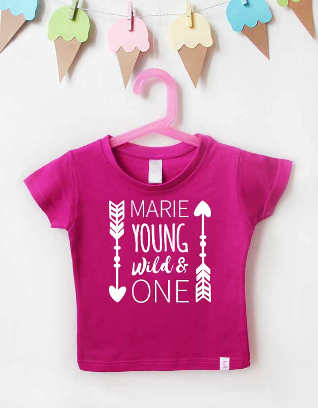 geburtstagsshirt namen - young wild - pink weiß